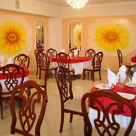 Ust-Kamenogorsk Hotel Ngoại thất bức ảnh