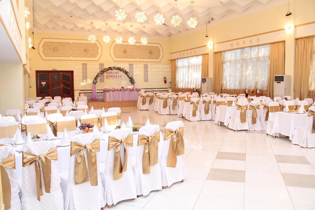 Ust-Kamenogorsk Hotel Ngoại thất bức ảnh