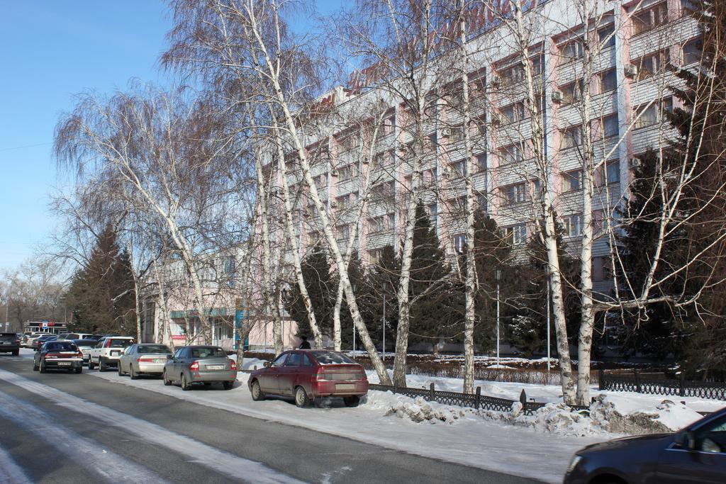 Ust-Kamenogorsk Hotel Ngoại thất bức ảnh