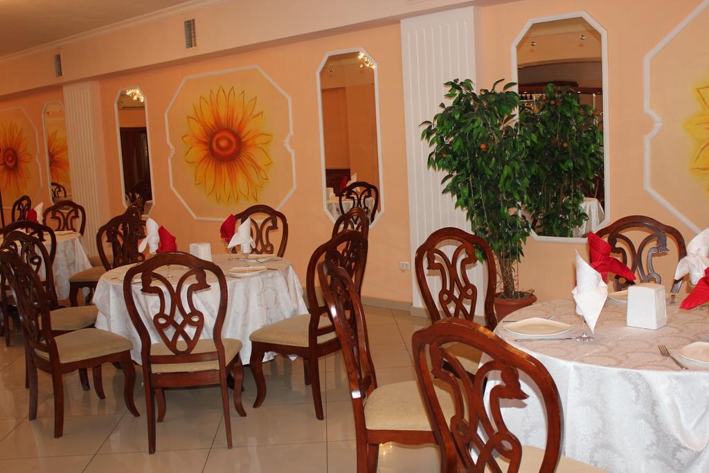 Ust-Kamenogorsk Hotel Ngoại thất bức ảnh