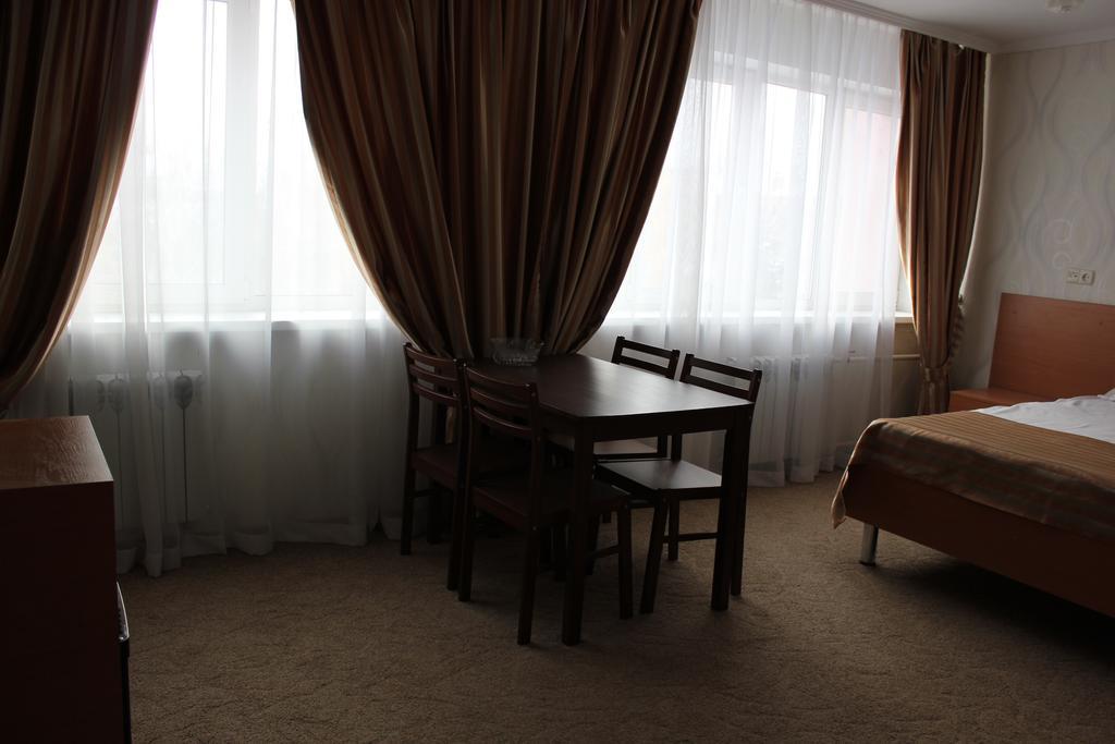 Ust-Kamenogorsk Hotel Ngoại thất bức ảnh