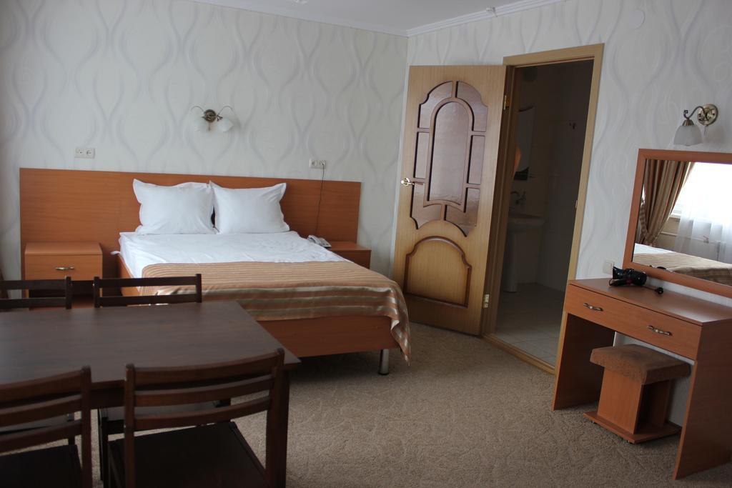 Ust-Kamenogorsk Hotel Ngoại thất bức ảnh