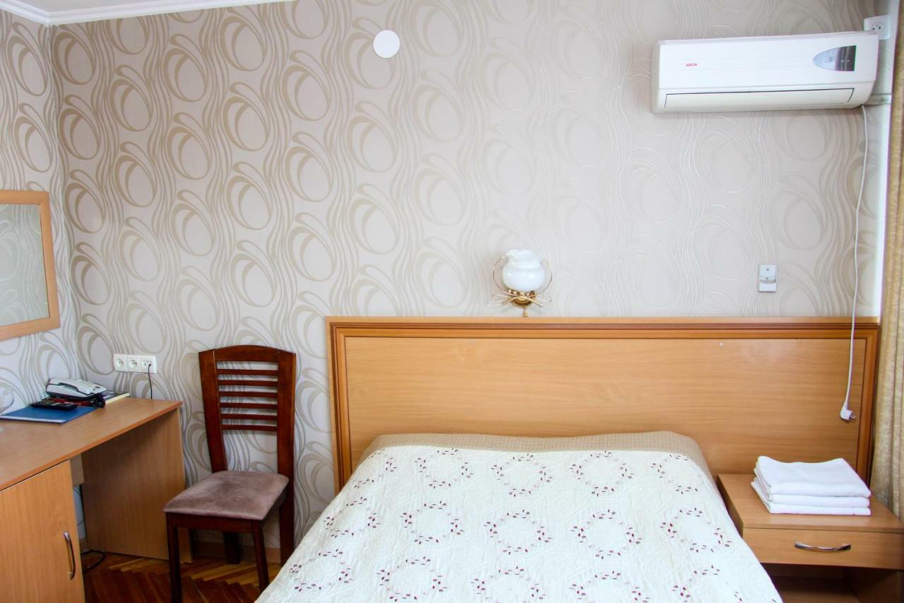 Ust-Kamenogorsk Hotel Ngoại thất bức ảnh